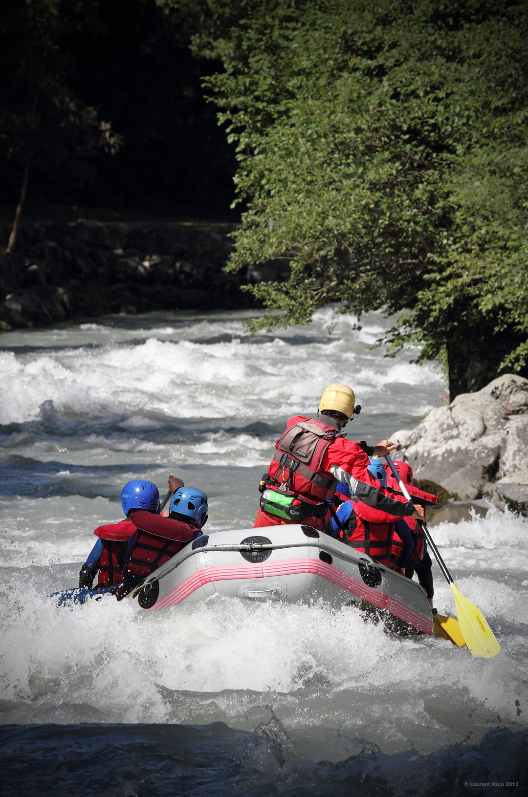 Laurent-rico-savoie-photographies-videos-reportage-outdoor-groupe-riviere-descente-essaonia-rafting-eau-vive-