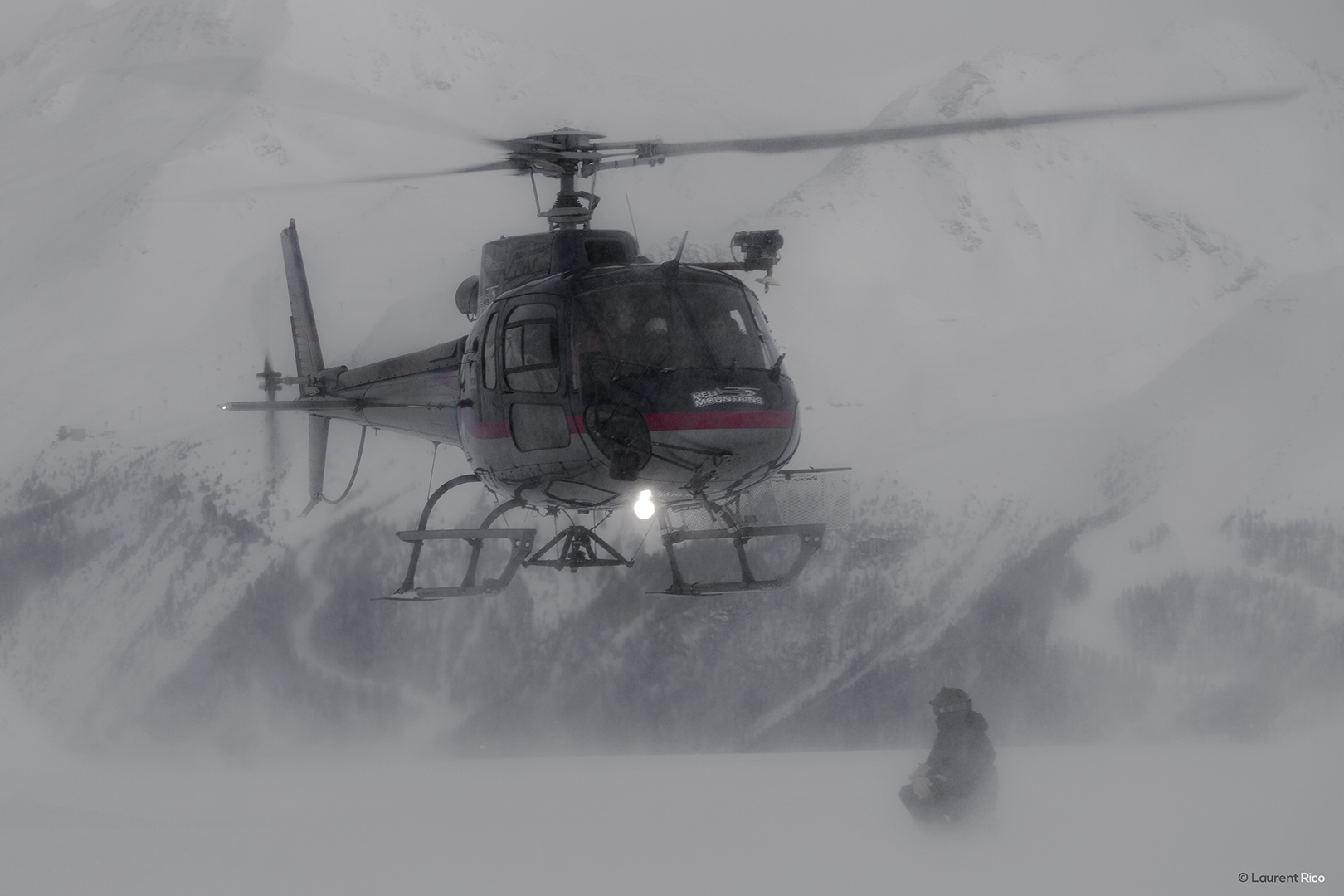 laurent-rico-production-photographe-videaste-savoie-les arcs-val d'isere-tignes-reportage-outdoor-helicoptere-evenements-organisations-seminaires-